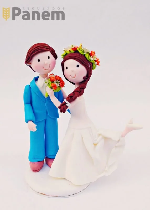 Figuras de novios corona de flores