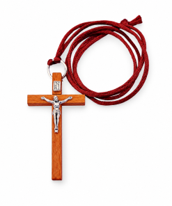 Crucifijo de madera con cordón