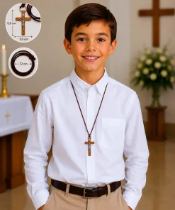 Crucifijo de madera con cordón